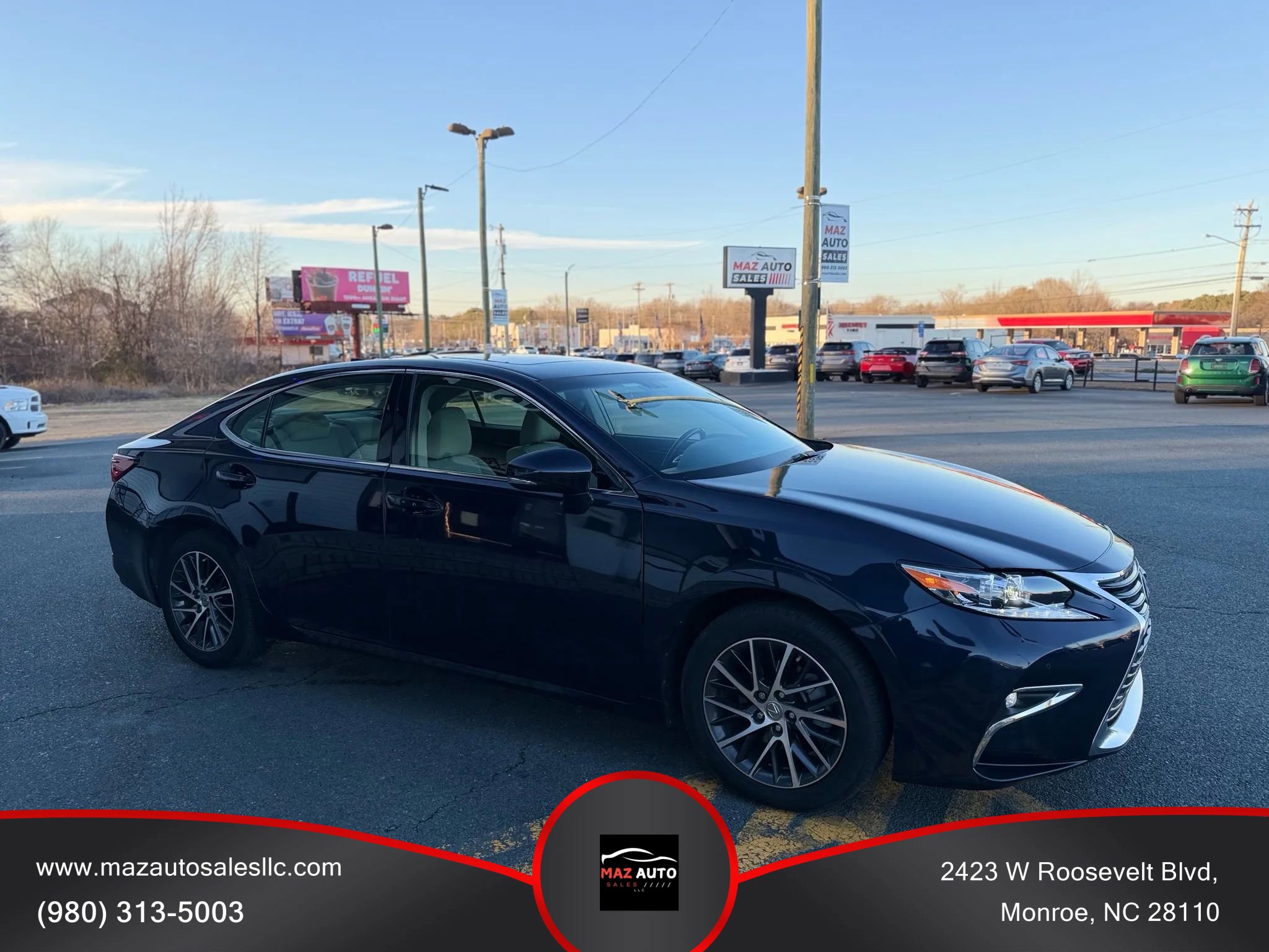 Used 2016 Lexus ES 350 w/ Navigation System Package image 3