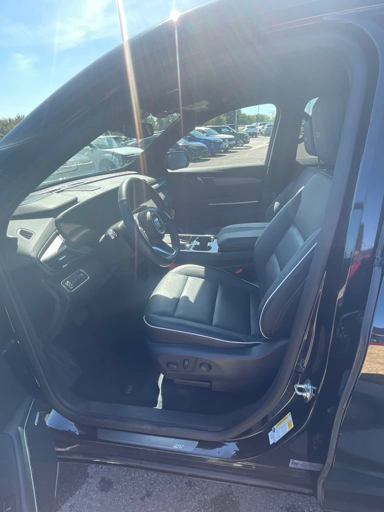 Used 2025 Buick Enclave Sport Touring FWD image 10