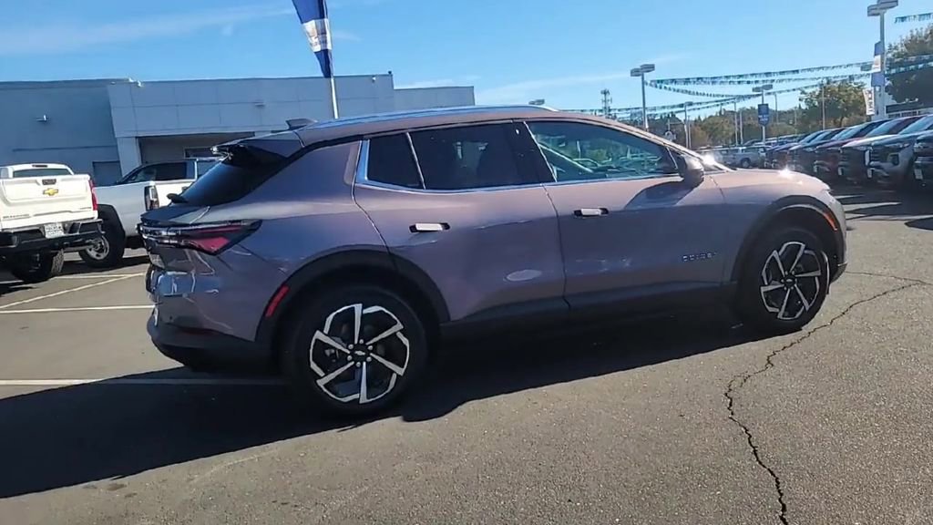 New 2026 Chevrolet Equinox EV LT image 8