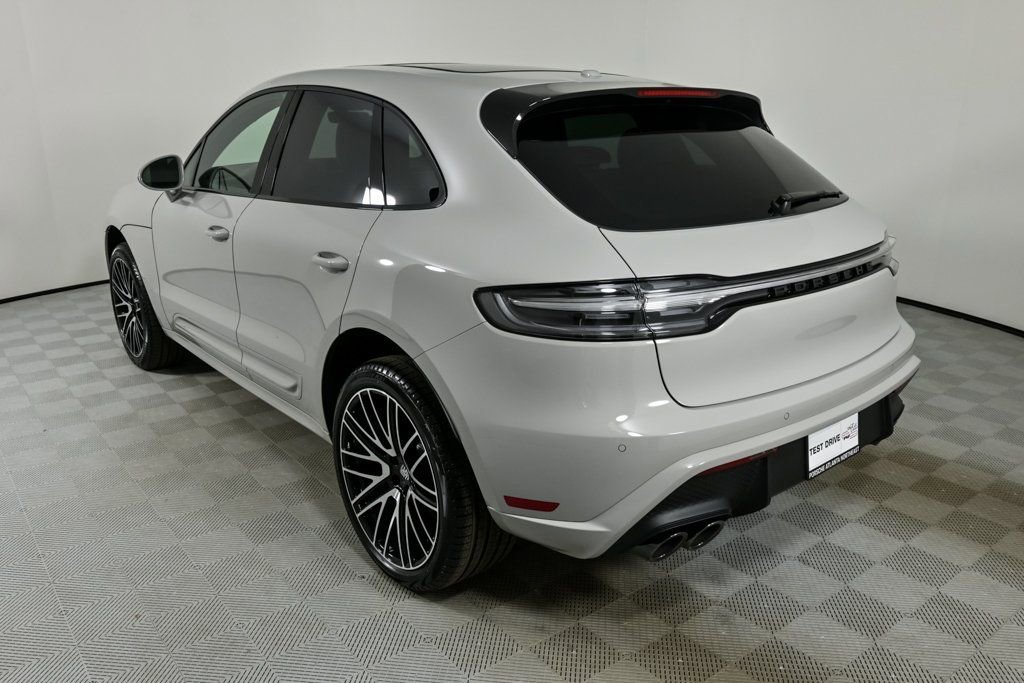 New 2026 Porsche Macan image 3