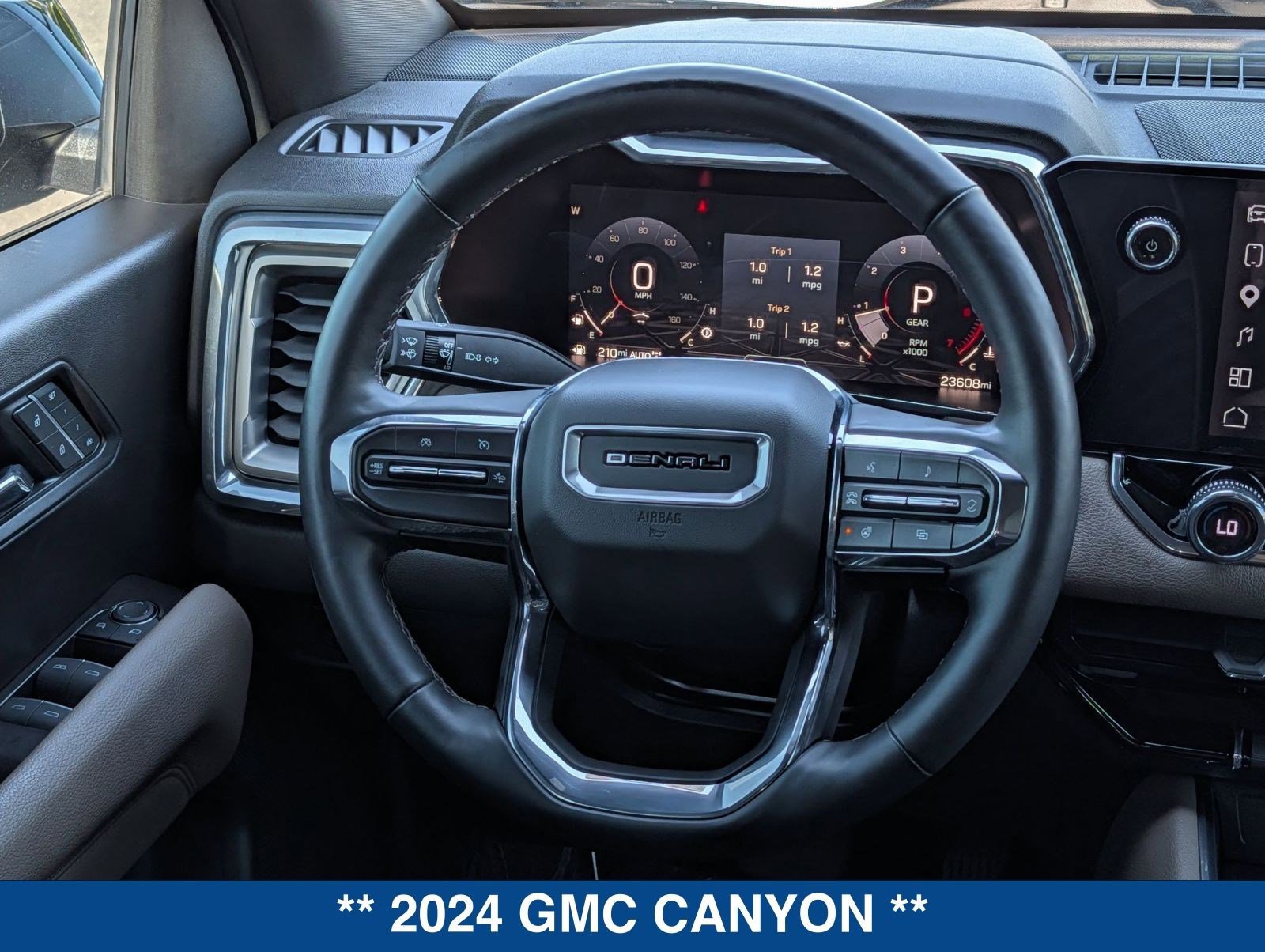 Used 2024 GMC Canyon Denali image 17