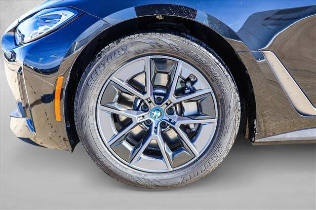 Used 2023 BMW i4 eDrive35 image 9