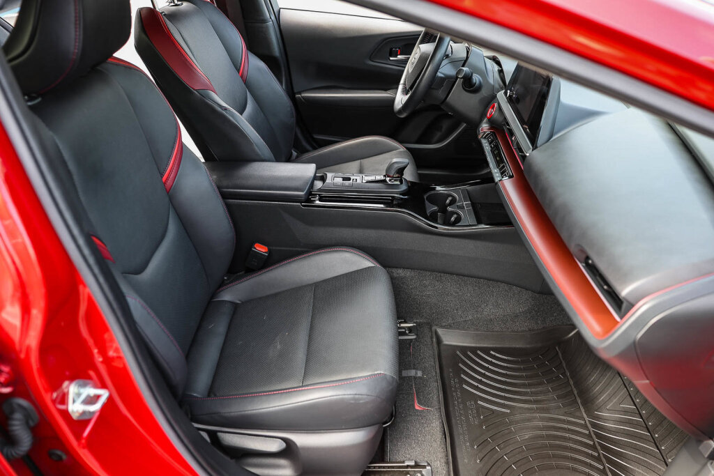 Certified 2023 Toyota Prius Prime FWD image 7