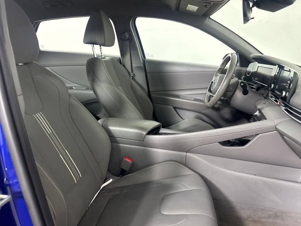 Used 2021 Hyundai Elantra SEL w/ Convenience Package FWD image 9