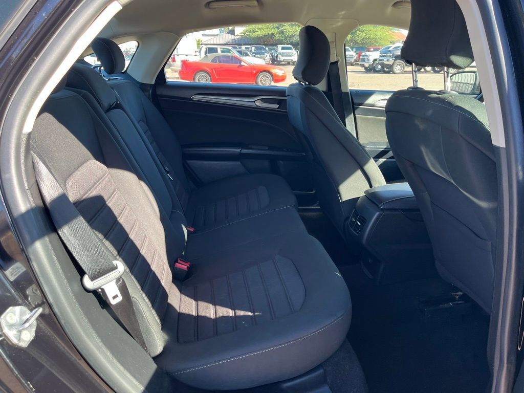 Used 2019 Ford Fusion SE image 15