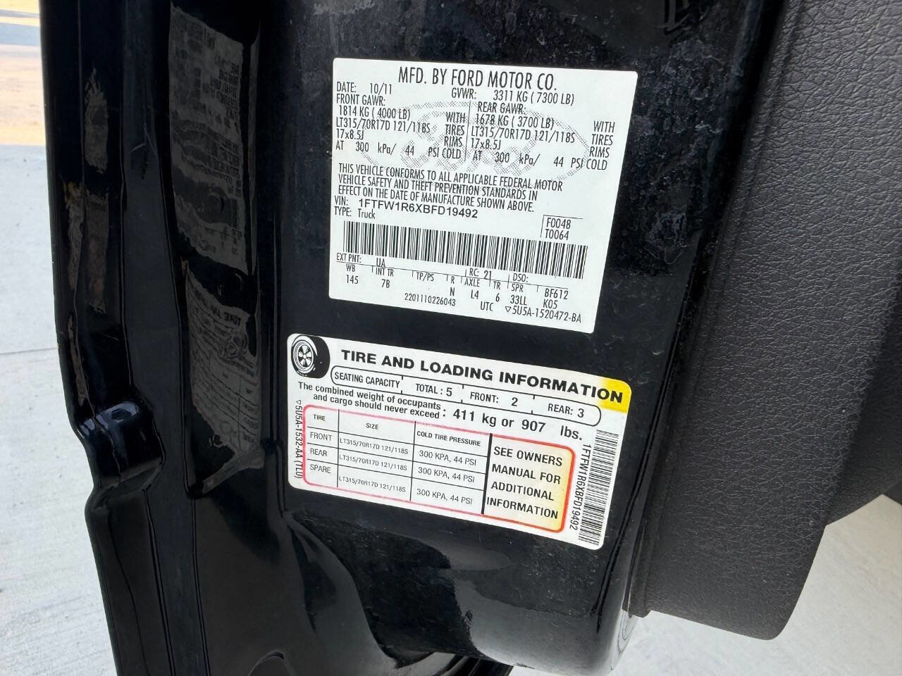 Used 2011 Ford F150 Raptor w/ Raptor Luxury Pkg image 34