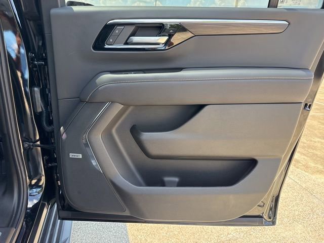 New 2025 Chevrolet Suburban Premier image 14