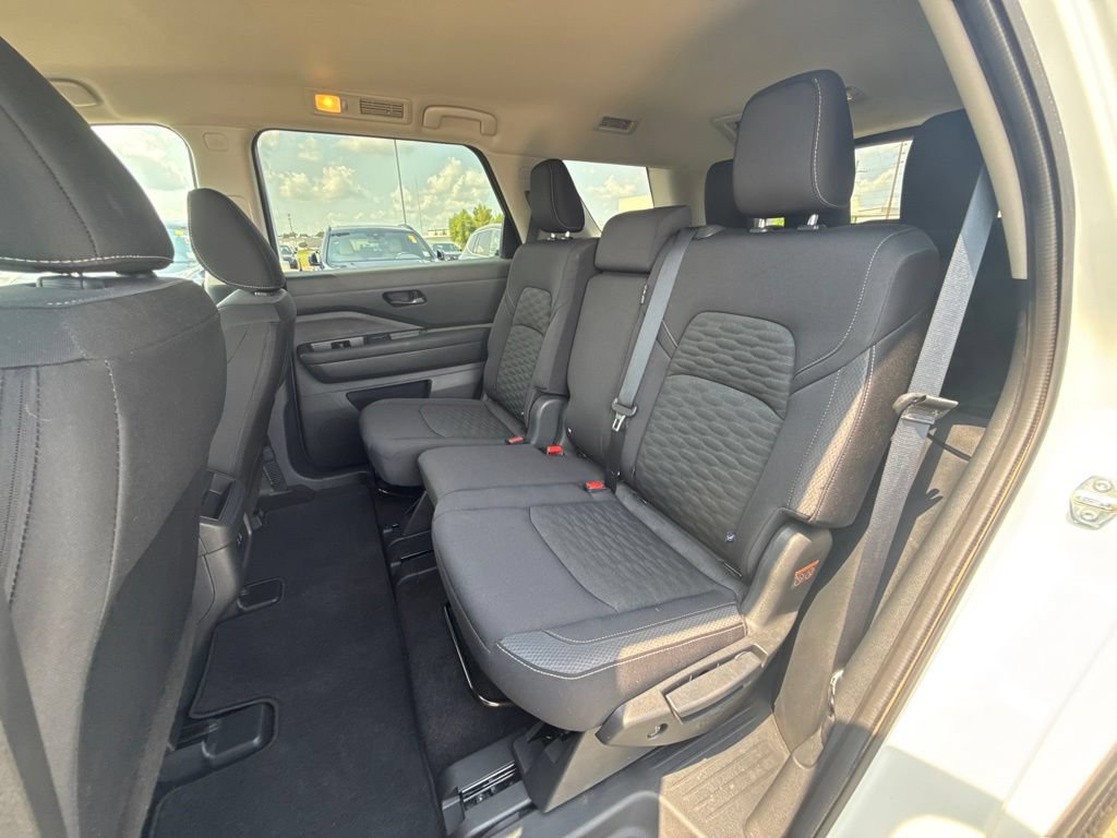 Used 2024 Nissan Pathfinder S FWD image 20