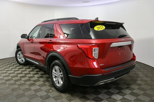 Used 2023 Ford Explorer XLT w/ Equipment Group 202A image 7
