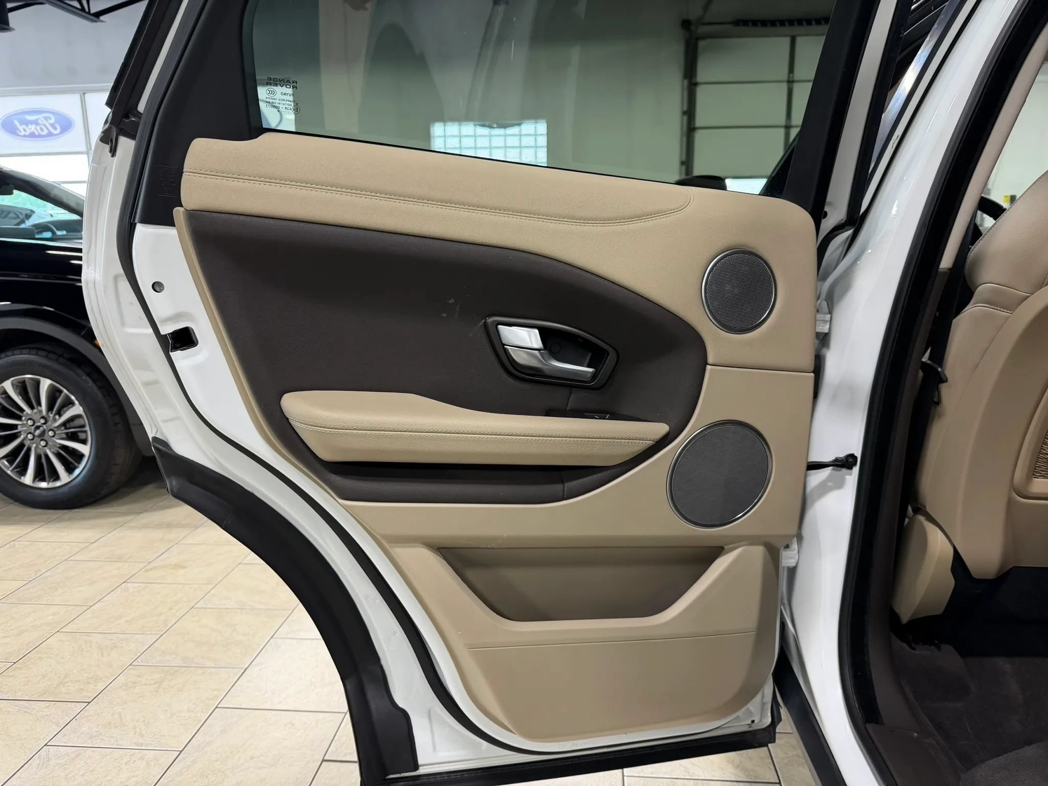 Used 2018 Land Rover Range Rover Evoque SE AWD/4WD image 30