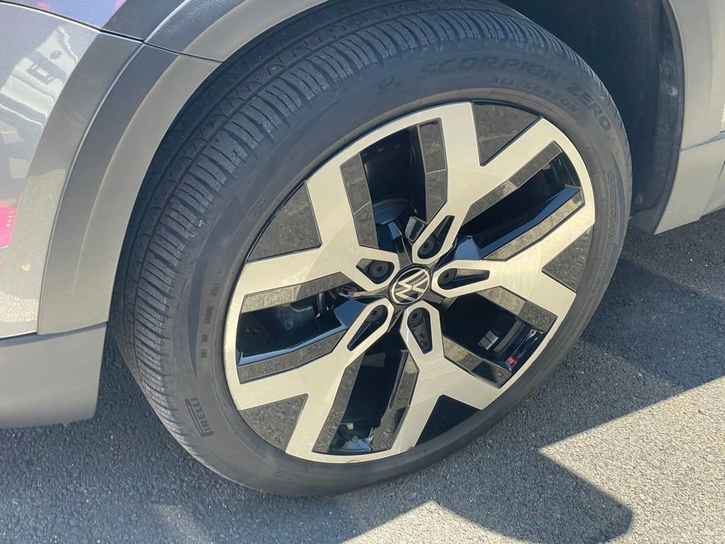 Certified 2022 Volkswagen Taos SEL AWD/4WD image 4