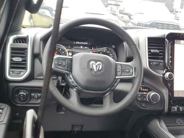 New 2026 RAM 1500 4x4 Crew Cab image 7