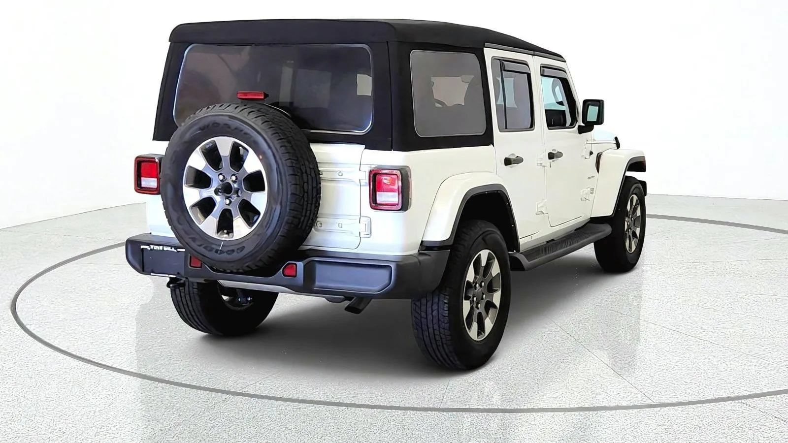 Used 2022 Jeep Wrangler Unlimited Sahara AWD/4WD image 8