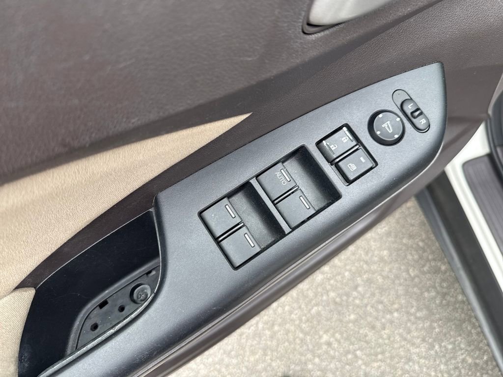 Used 2012 Honda CR-V EX image 17
