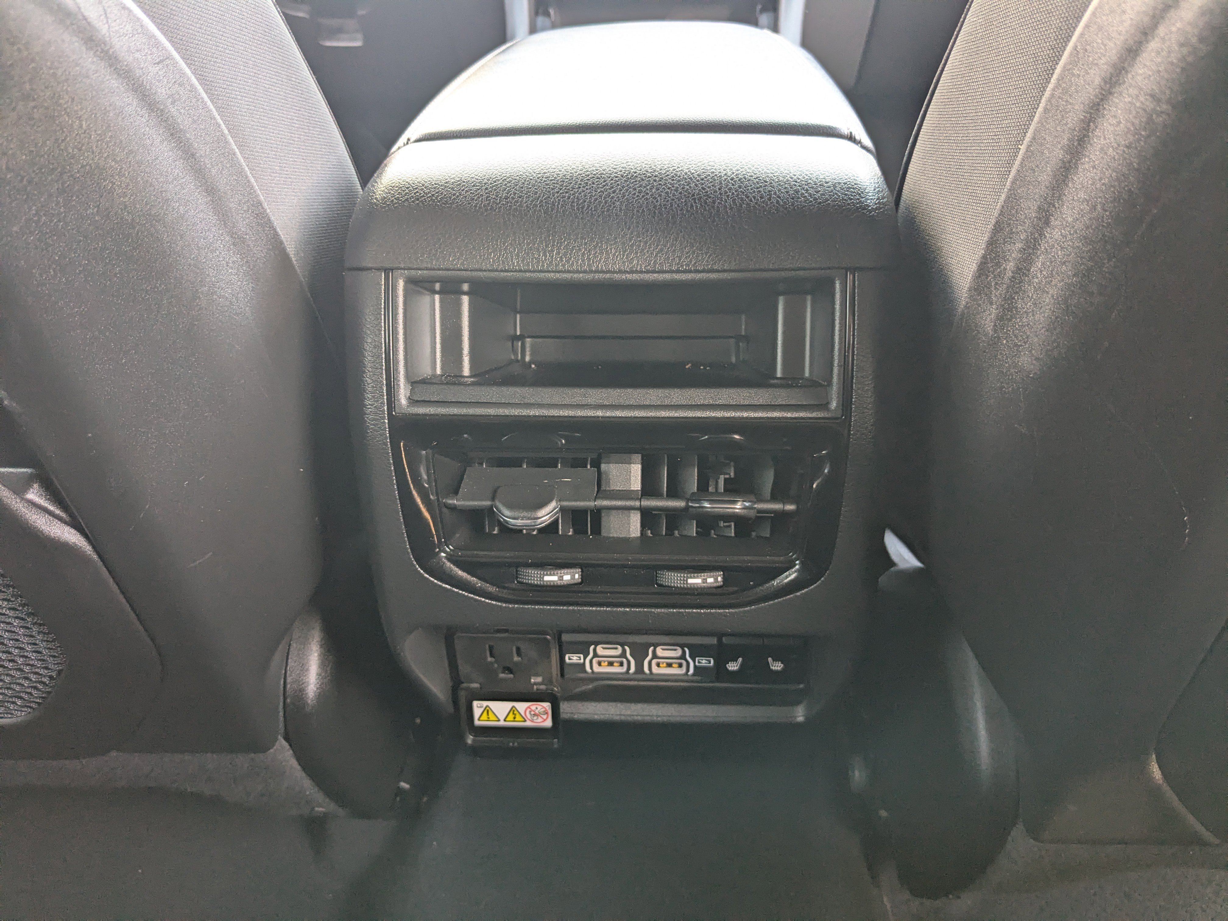 Used 2024 Jeep Grand Cherokee Limited image 13