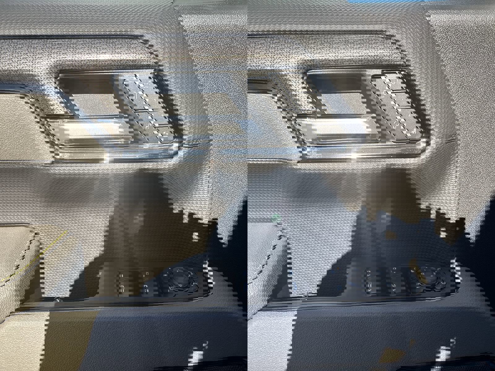 Used 2025 Chevrolet Silverado 1500 ZR2 w/ Technology Package image 16