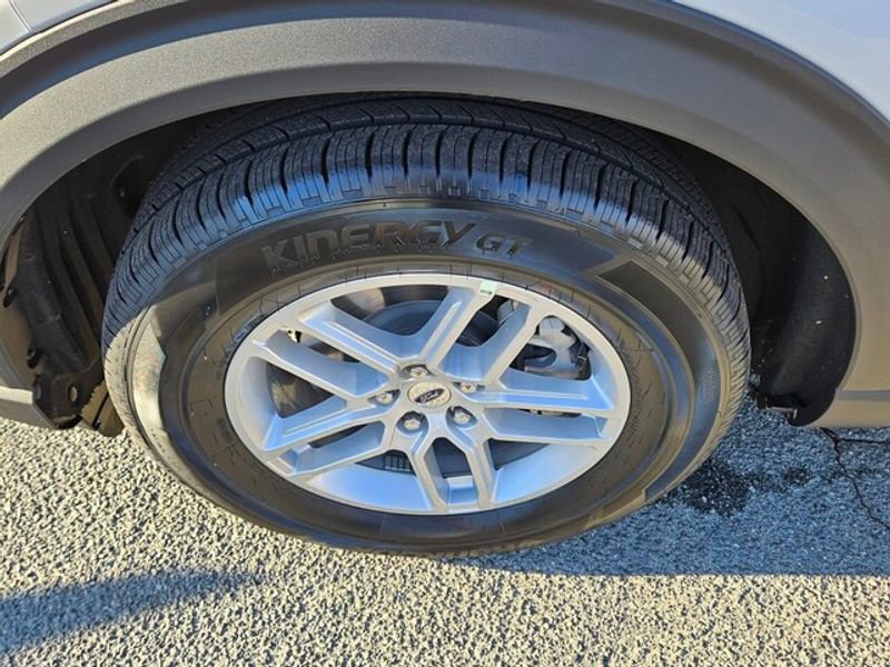 New 2026 Ford Explorer Active image 19