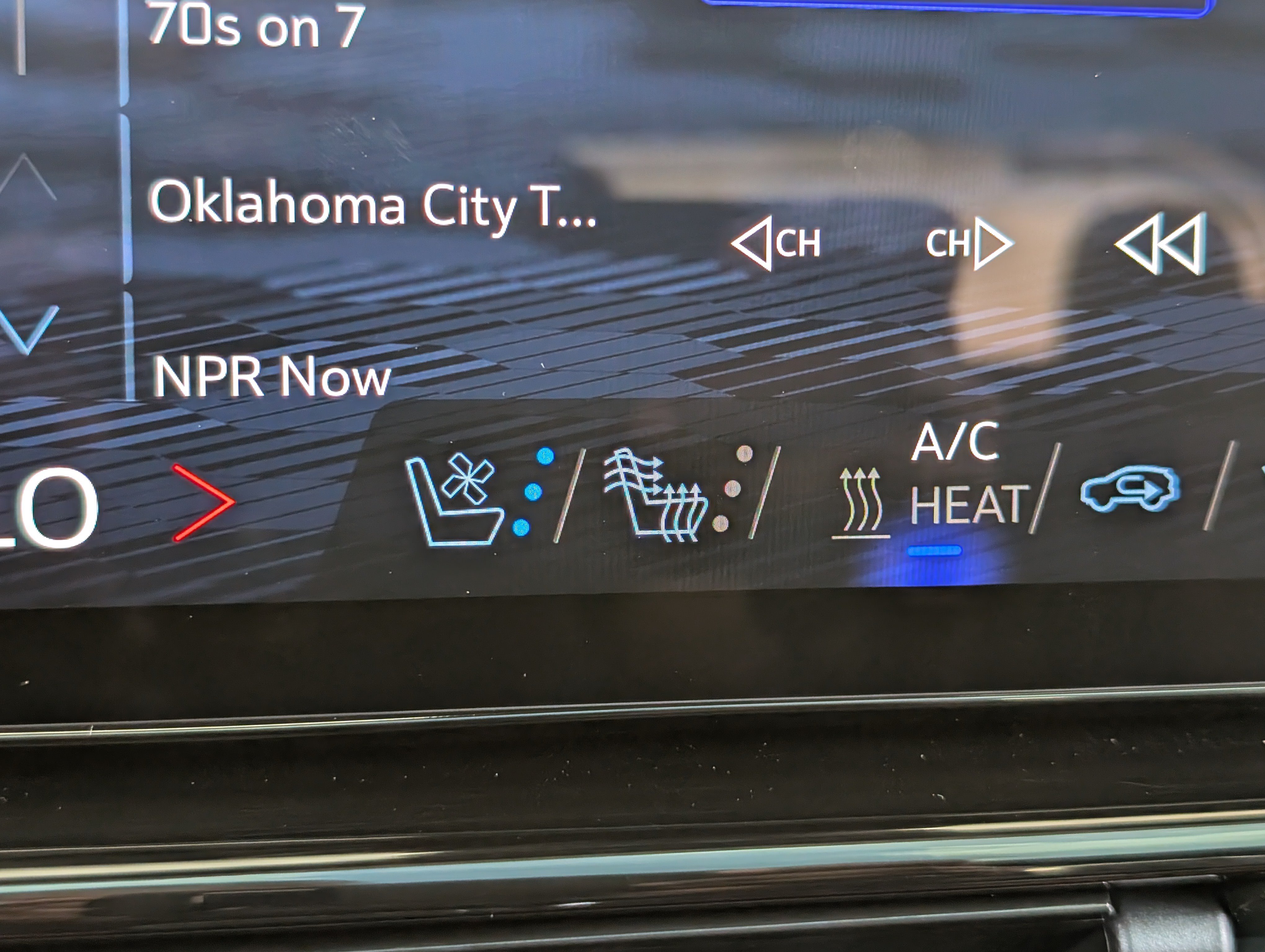 Used 2024 Chevrolet Silverado EV RST AWD/4WD image 32