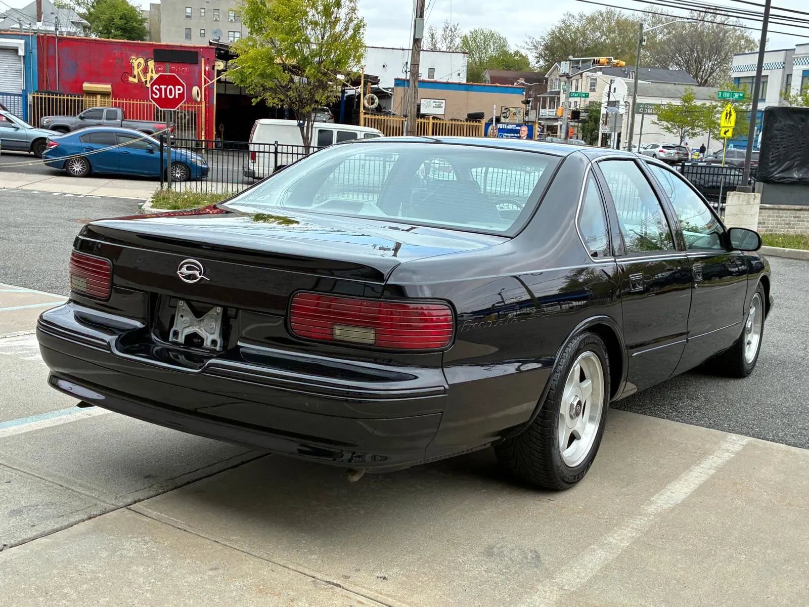 Used 1996 Chevrolet Impala SS RWD image 6