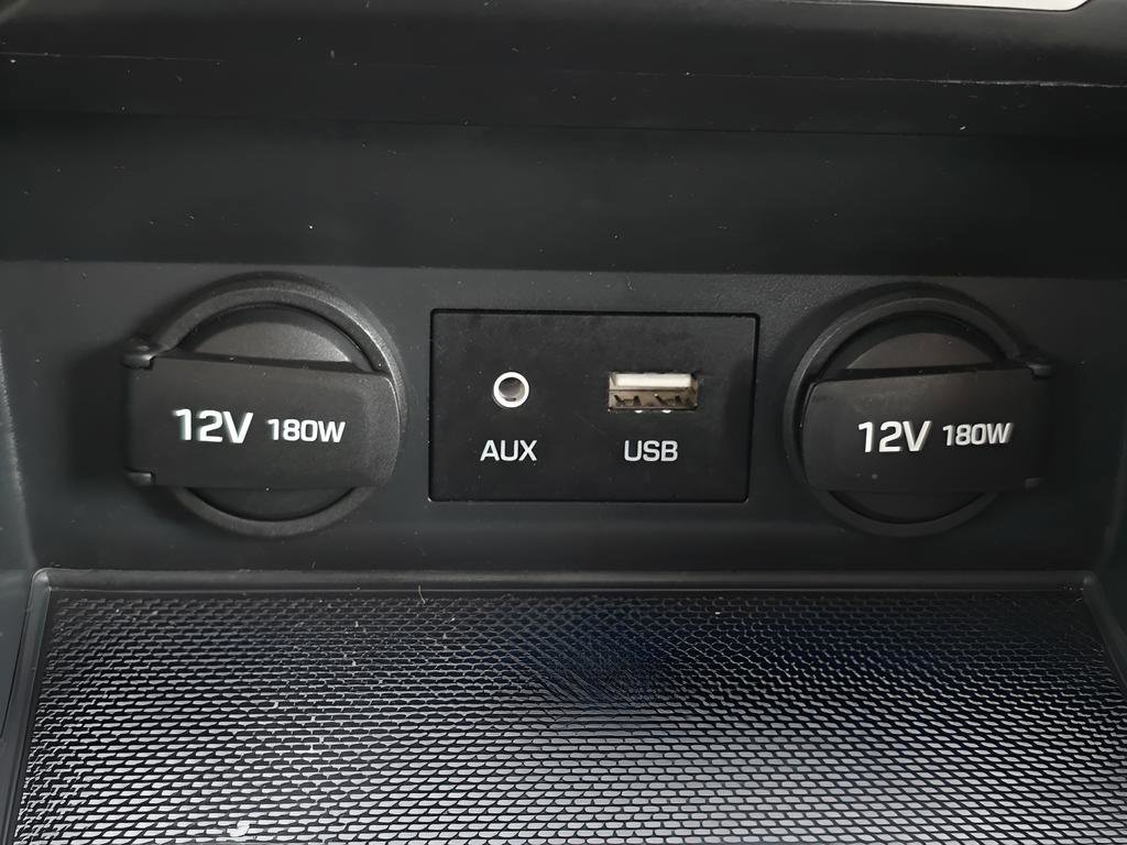 Used 2017 Hyundai Elantra SE image 32