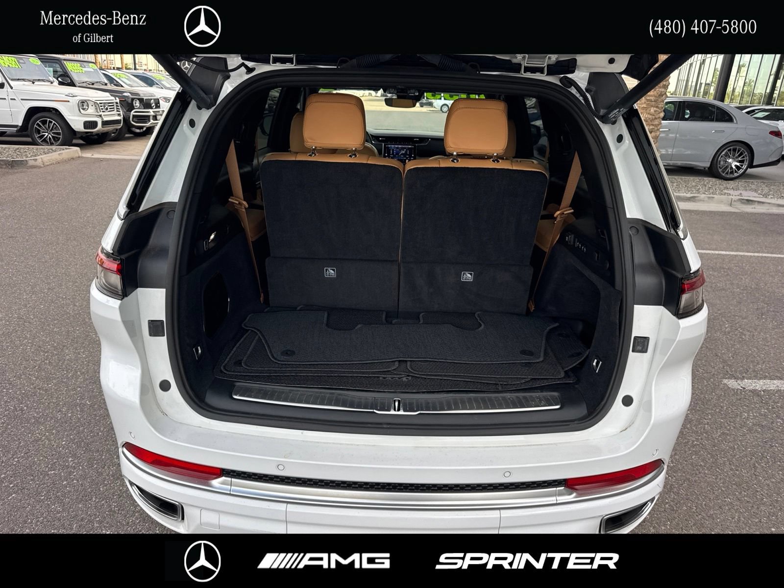 Used 2024 Jeep Grand Cherokee L Summit AWD/4WD image 5