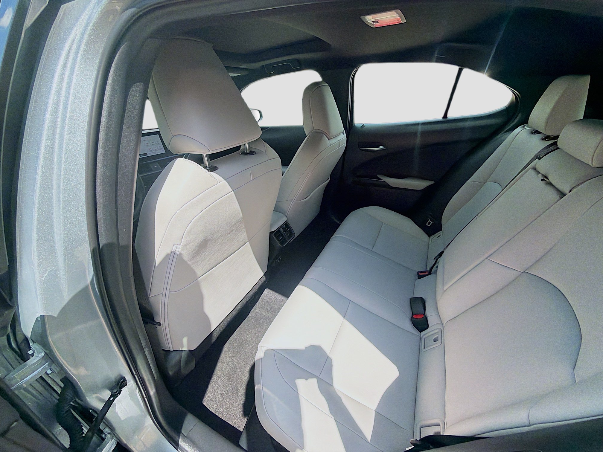 Used 2025 Lexus UX 300h FWD image 22