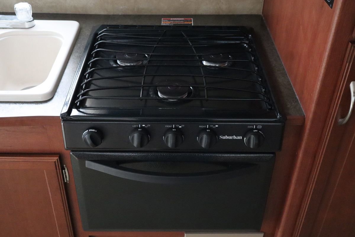 Used 2015 Ford E-450 and Econoline 450 Super Duty w/ Motorhome Prep Package image 35