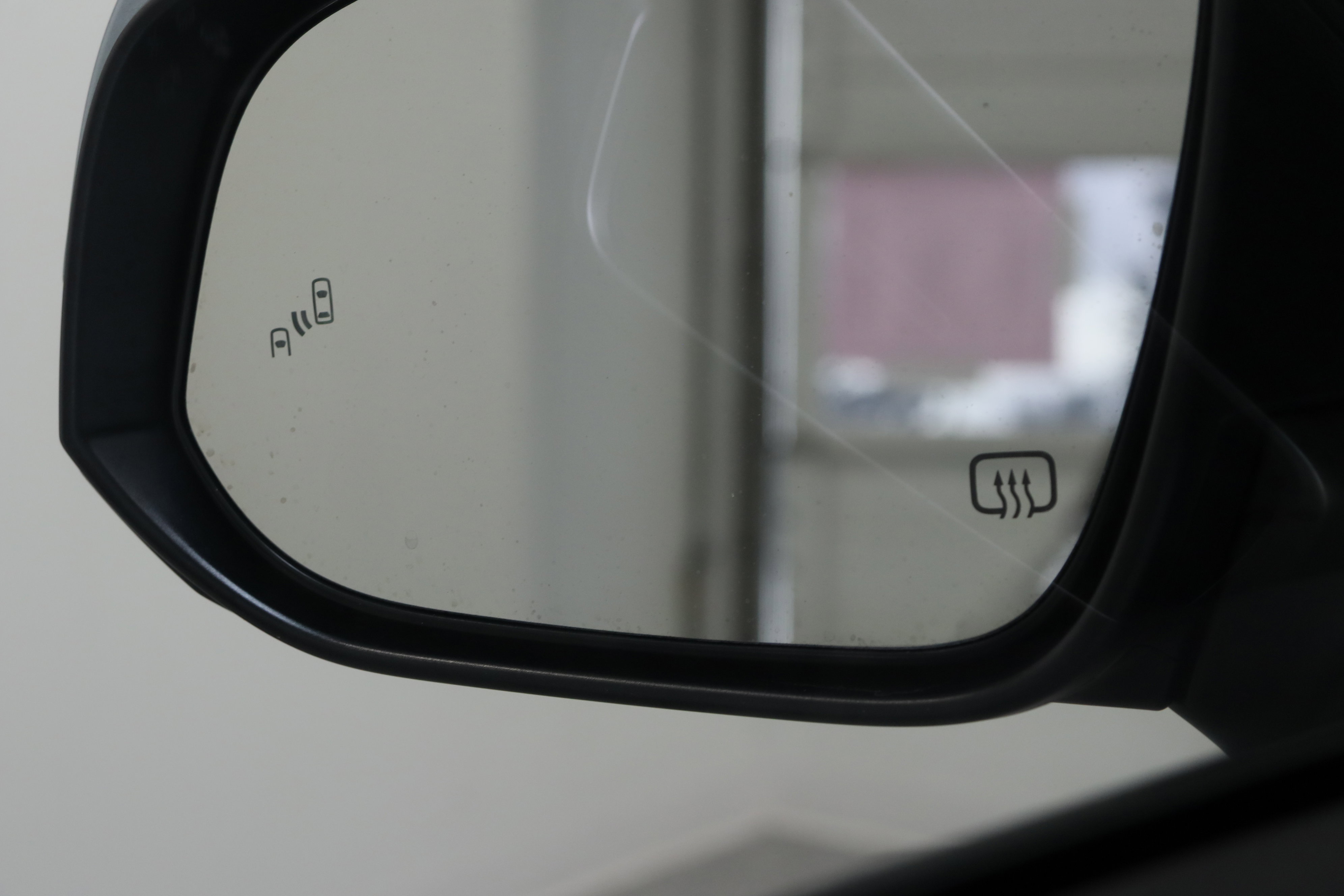 Used 2023 Toyota Corolla Cross XLE w/ Convenience Package FWD image 23