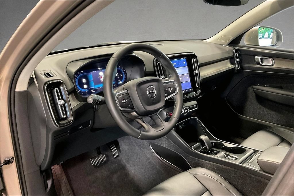 Certified 2023 Volvo XC40 B5 Core w/ Convenience Package AWD/4WD image 18