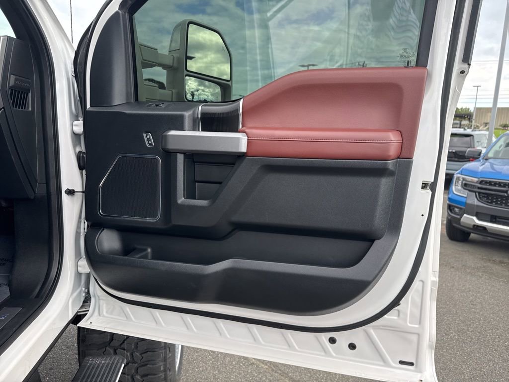 Used 2019 Ford F250 Platinum w/ FX4 Off-Road Package image 29