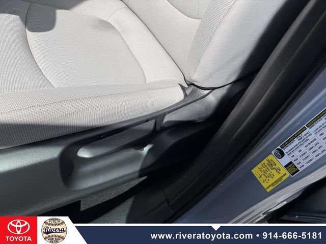 Used 2023 Toyota Corolla Cross L image 14