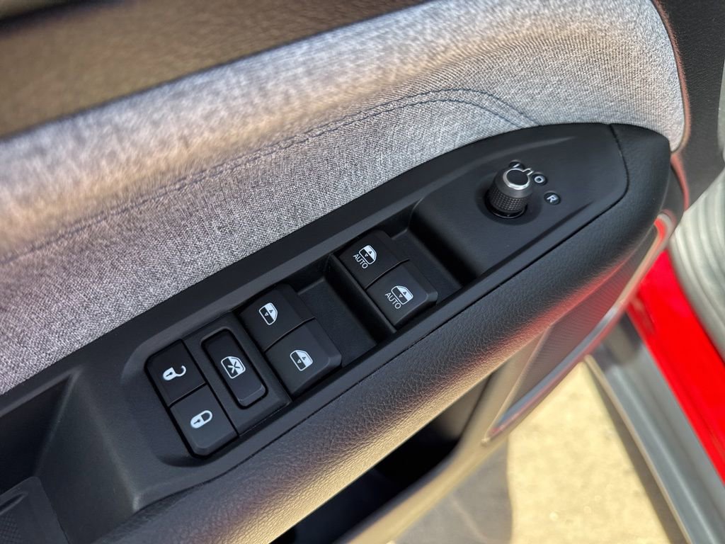 Used 2023 Jeep Compass Sport image 11