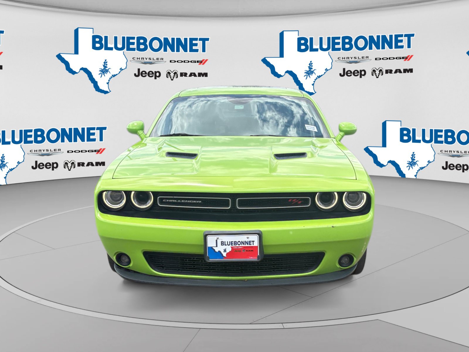 Used 2015 Dodge Challenger R/T Plus RWD image 2