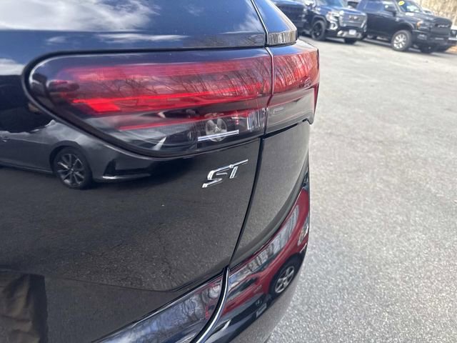 Used 2023 Buick Envision Essence w/ Sport Touring Package image 8