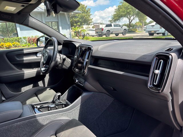 Used 2023 Volvo C40 P8 Recharge Plus AWD/4WD image 10