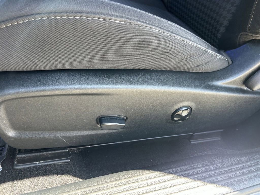 Used 2020 Dodge Challenger R/T w/ Driver Convenience Group image 15