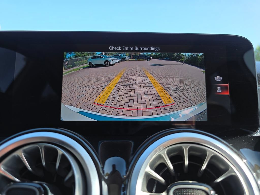 Used 2022 Mercedes-Benz GLB 250 image 34