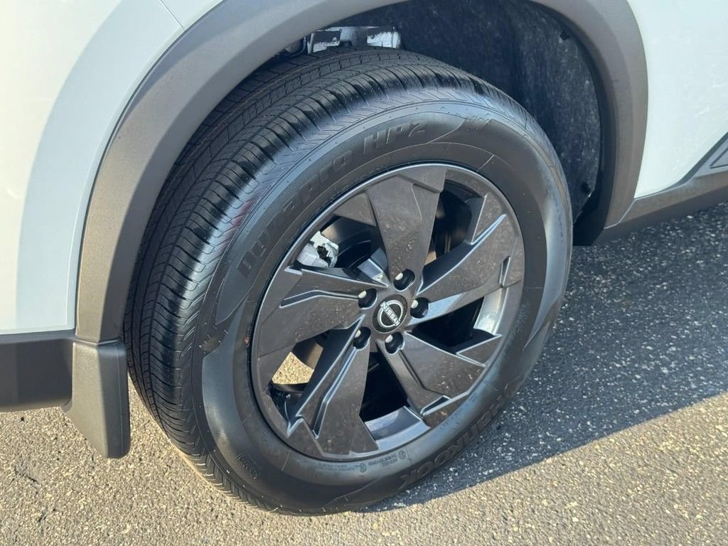 New 2026 Nissan Rogue SV AWD/4WD image 4