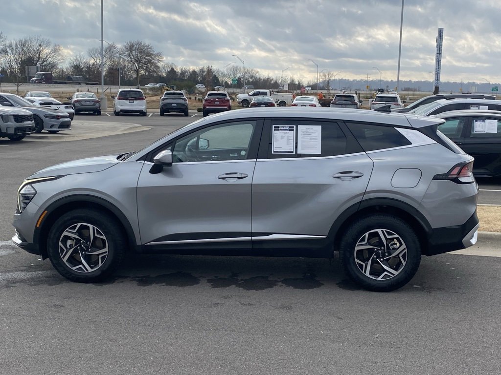 Certified 2024 Kia Sportage LX image 4