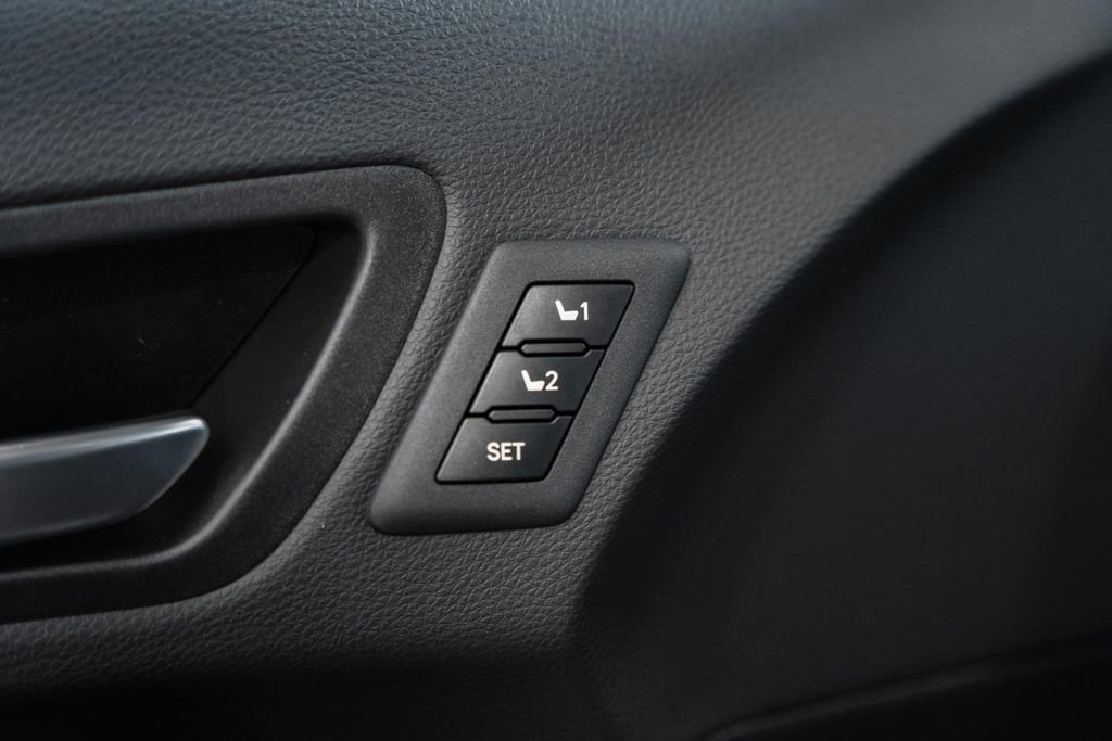 New 2026 Toyota Sienna Limited image 40