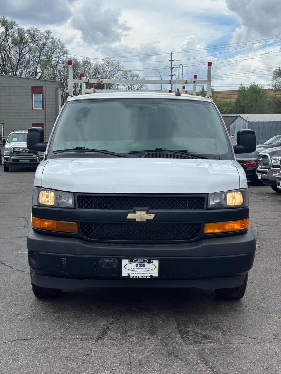 Used 2019 Chevrolet Express 2500 w/ Driver Convenience Package image 3