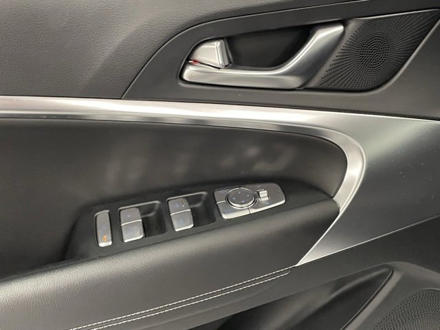 New 2025 Genesis G70 2.5T image 12