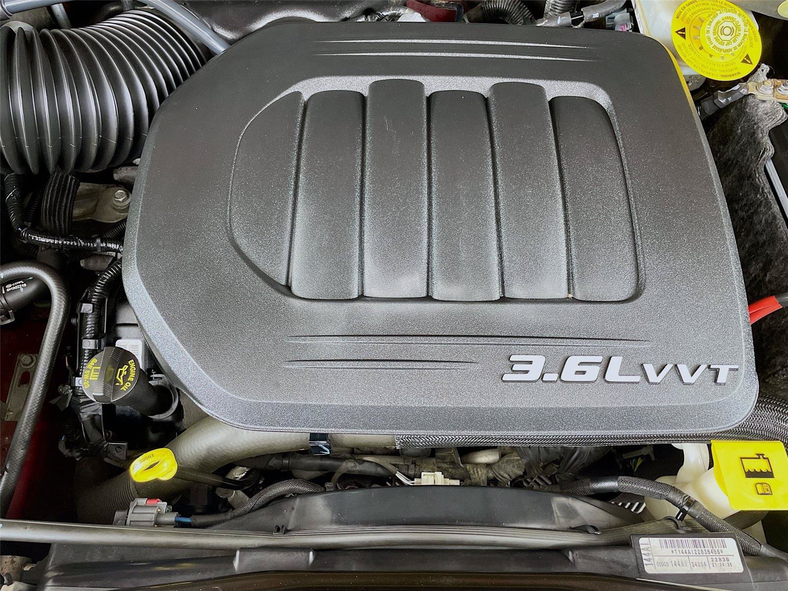 Used 2014 Chrysler Town & Country Limited w/ Luxury Group FWD image 34