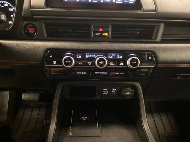 Used 2025 Honda Pilot TrailSport image 12