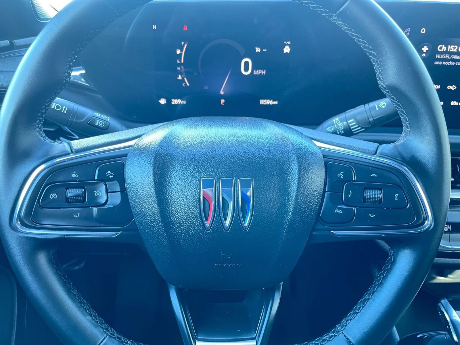 Used 2025 Buick Envista Sport Touring image 28