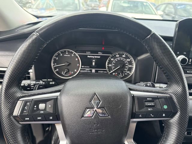Used 2024 Mitsubishi Outlander SE Black Edition image 32