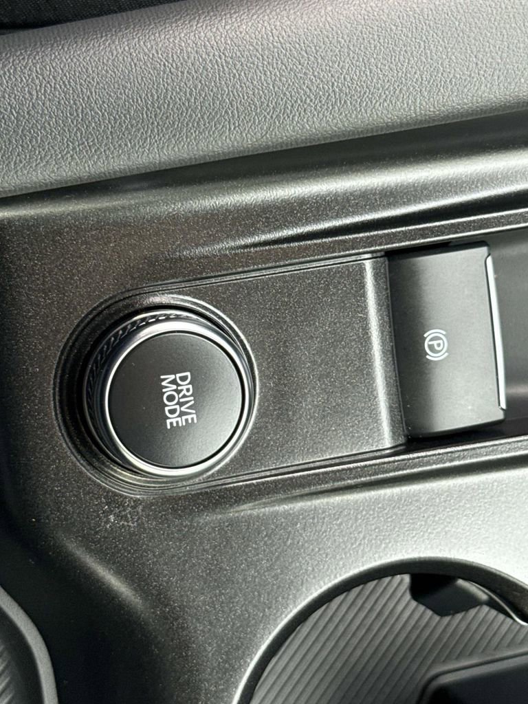 Used 2025 Ford Explorer Active image 28