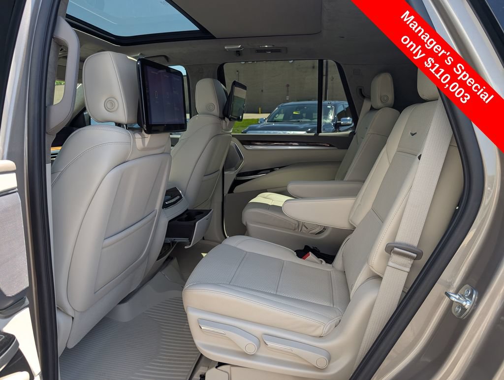 Used 2025 Cadillac Escalade Sport Platinum w/ LPO, Floor Liner Package AWD/4WD image 9