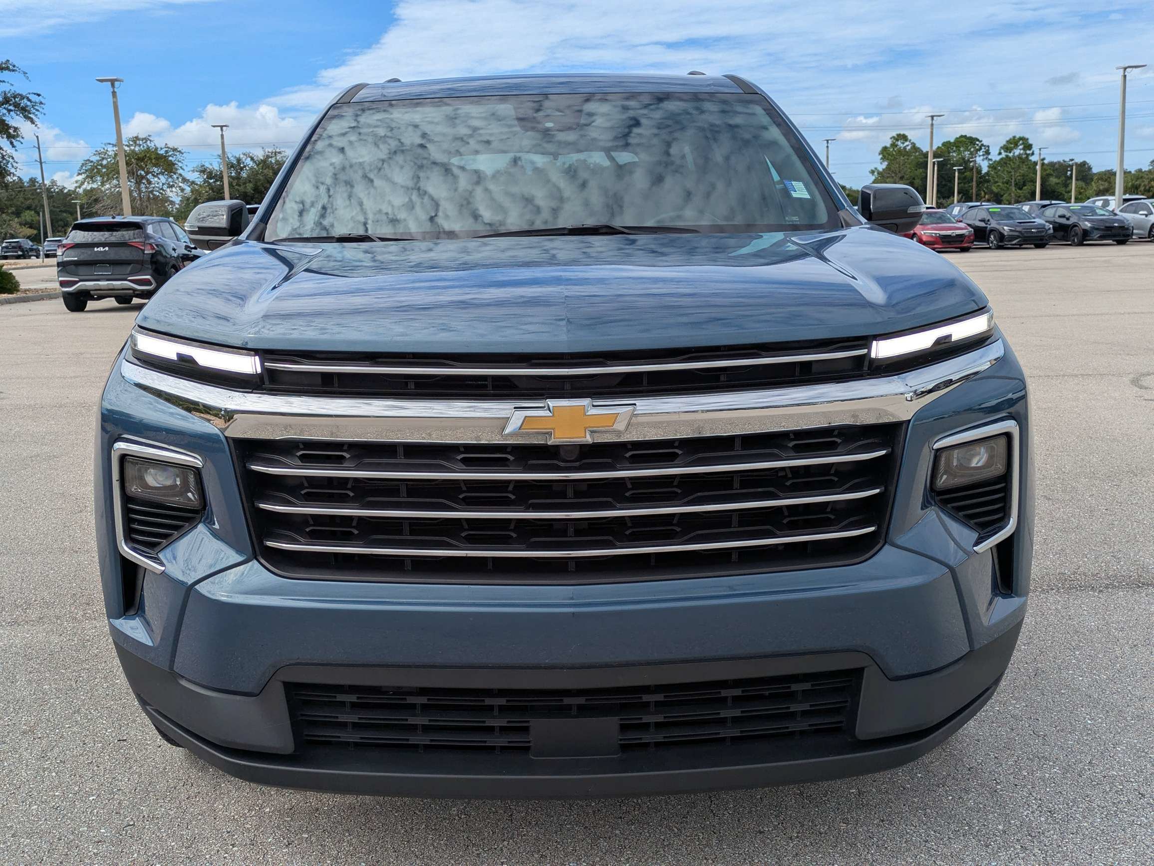 Used 2025 Chevrolet Traverse LT FWD image 9