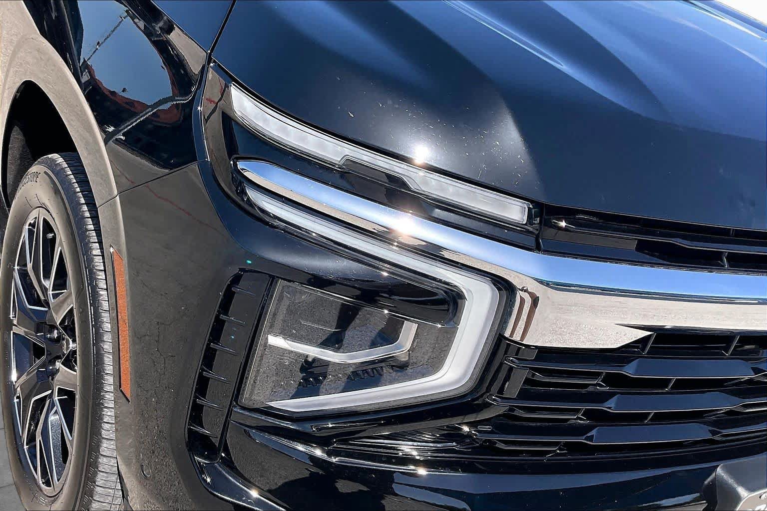 Used 2025 Chevrolet Suburban LS RWD image 26